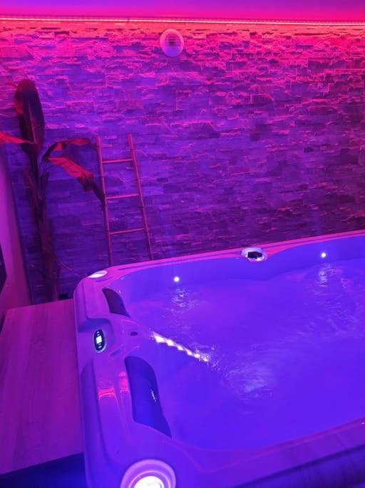 Superbe Appartement Avec Jacuzzi Et Exterieur Perpignan Exteriör bild